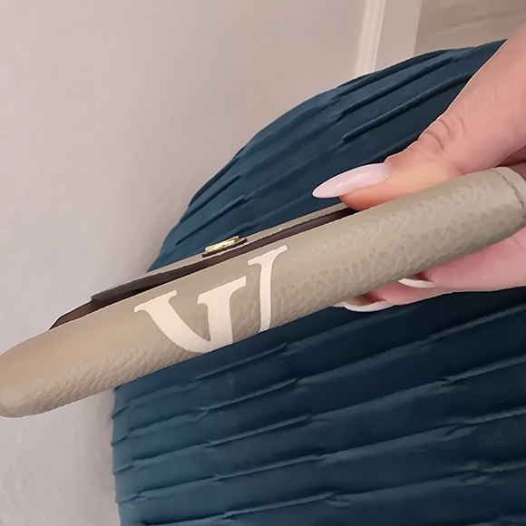 Louis Vuitton Victorine wallet - Picture 3 of 15